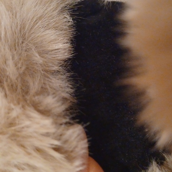 Gorgeous Twist Knot Oversized Faux Fur Ear Muffs - Picture 4 of 5